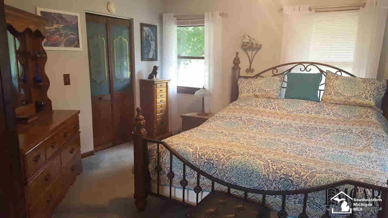 2760 West Erie Road Temperance, MI 48182 - Photo 17 of 34 2nd Bedroom