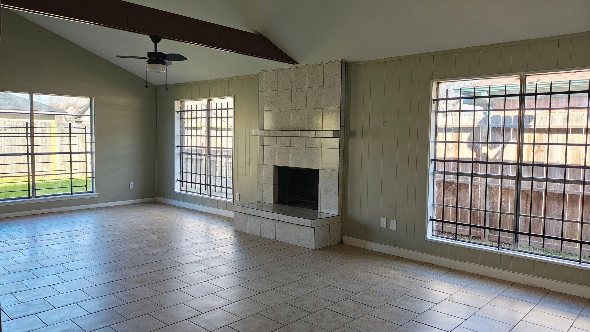 6666 Laughlin Drive Houston, TX 77489 - Photo 2 of 8