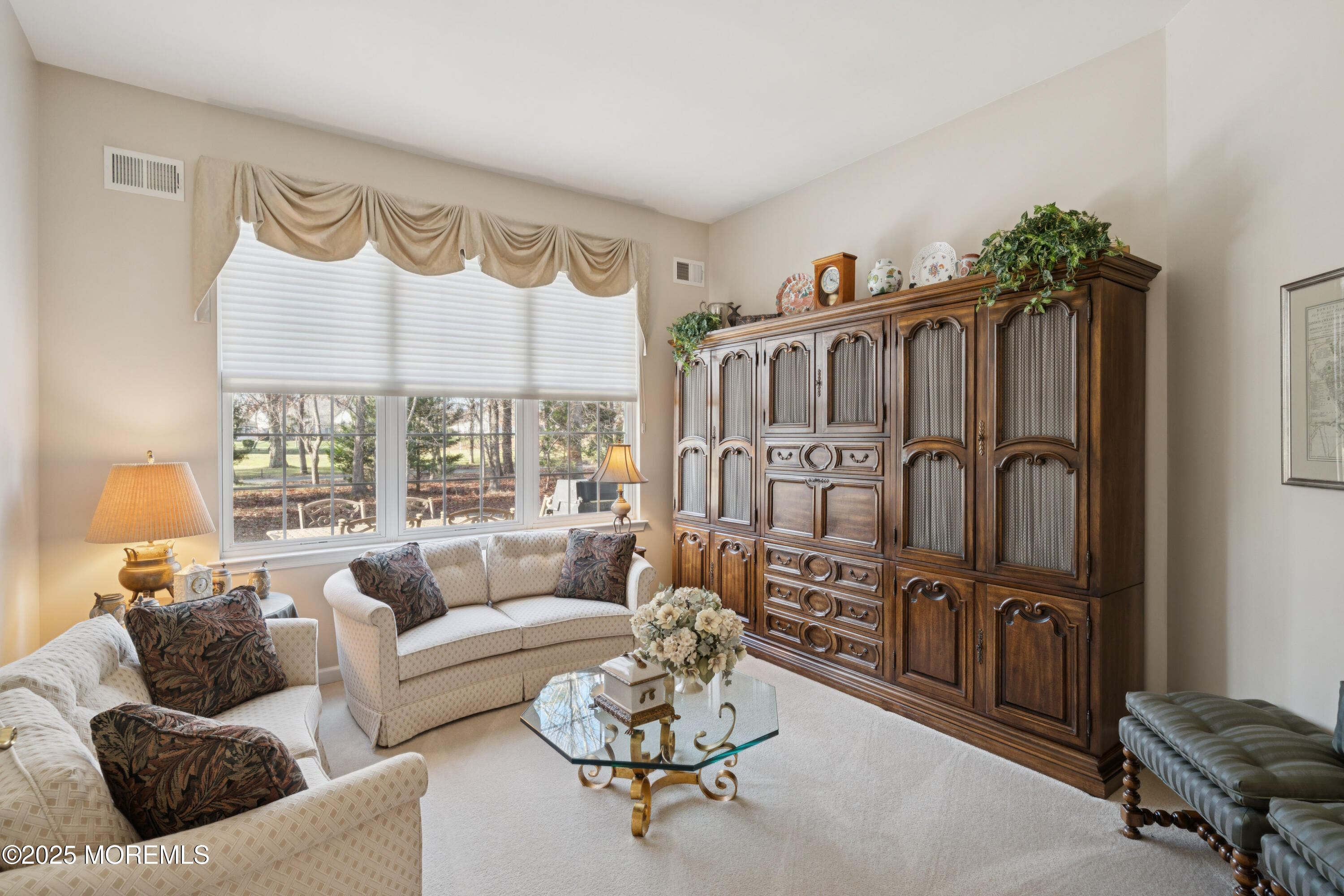66 Crooked Stick Road Jackson, NJ 08527 - Photo 11 of 25 a living room with furniture