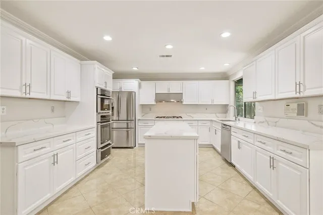 $2,599,800 | 20 Nevada, Irvine, CA 92606