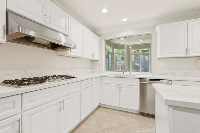 $2,599,800 | 20 Nevada, Irvine, CA 92606