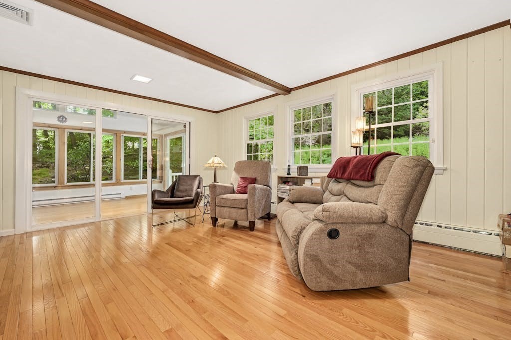 43 Ardmore Road Worcester, MA 01609 - Photo 14 of 32 Gallery Image 14