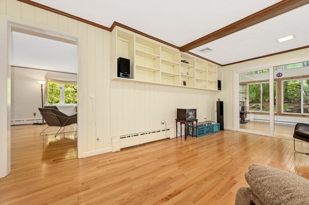 43 Ardmore Road Worcester, MA 01609 - Photo 16 of 32 Gallery Image 16