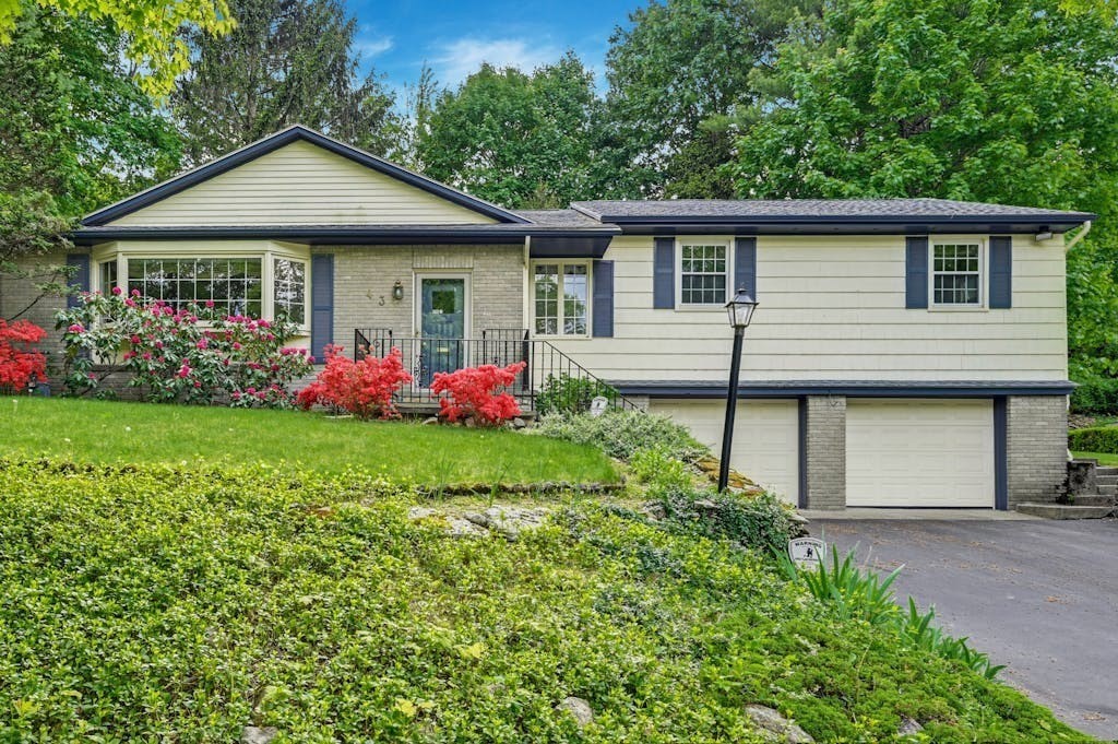 43 Ardmore Road Worcester, MA 01609 - Photo 2 of 32 Gallery Image 2