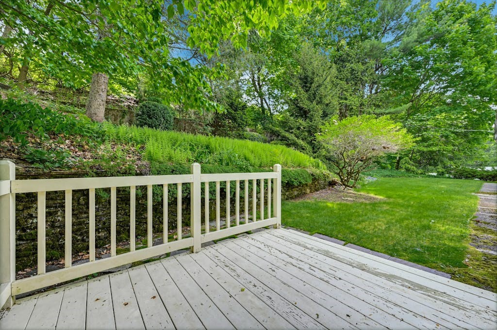 43 Ardmore Road Worcester, MA 01609 - Photo 29 of 32 Gallery Image 29