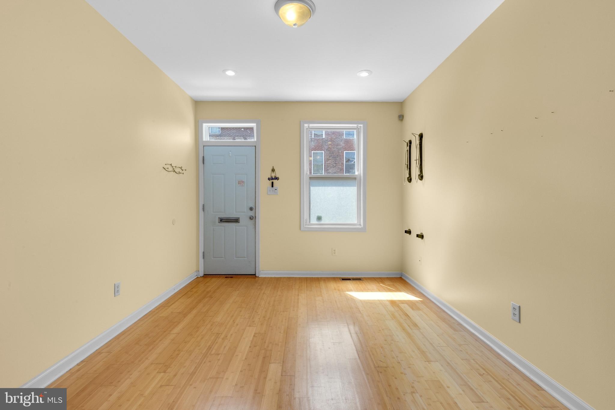 2476 Emerald Street Philadelphia, PA 19125 - Photo 4 of 29