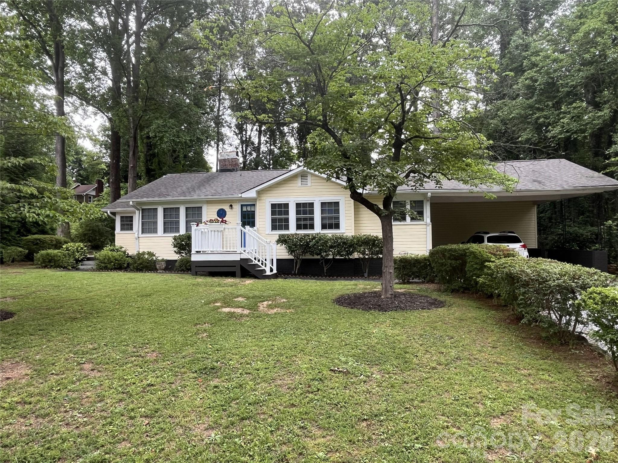 117 Whitney Avenue Tryon, NC 28782 - Photo 2 of 3
