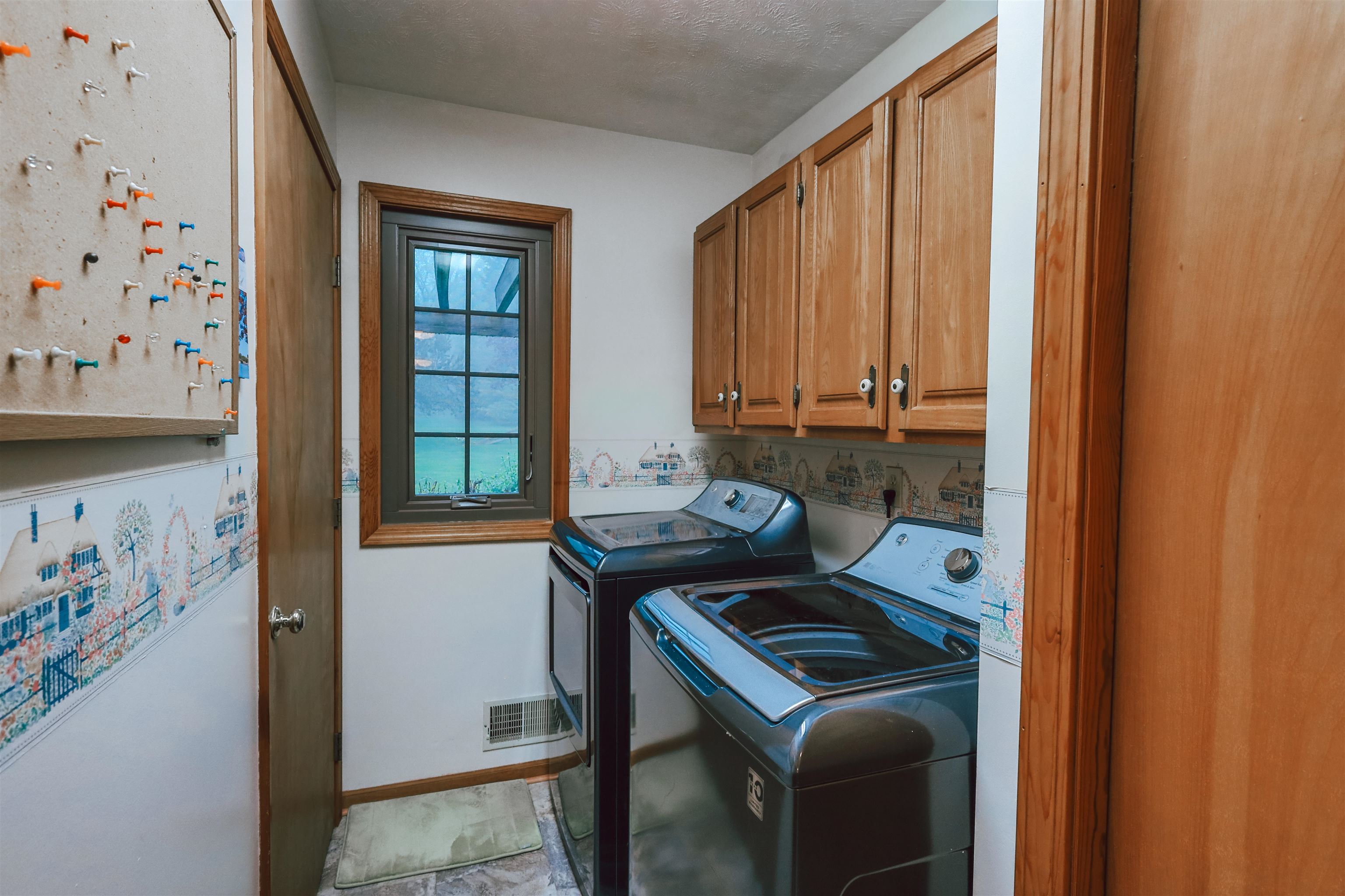 13686 Hedeen Road Traverse City, MI 49686 - Photo 27 of 56 1947061-0B430096-BD42-4440-BC41-276CABC4EB34.JPG