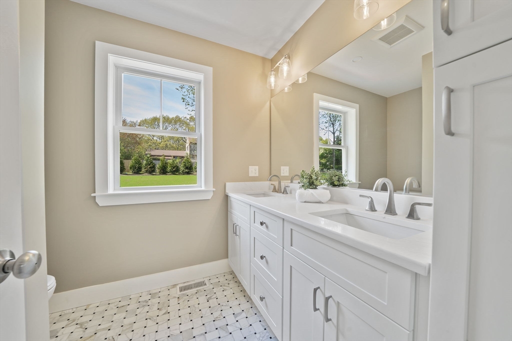 40 Signal Hill Road Marshfield, MA 02050 - Photo 14 of 39