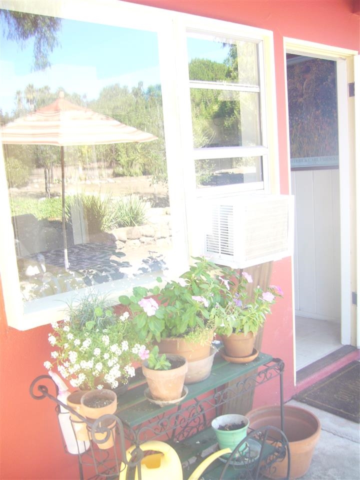 1402 East Mission Road Fallbrook, CA 92028 - Photo 8 of 15