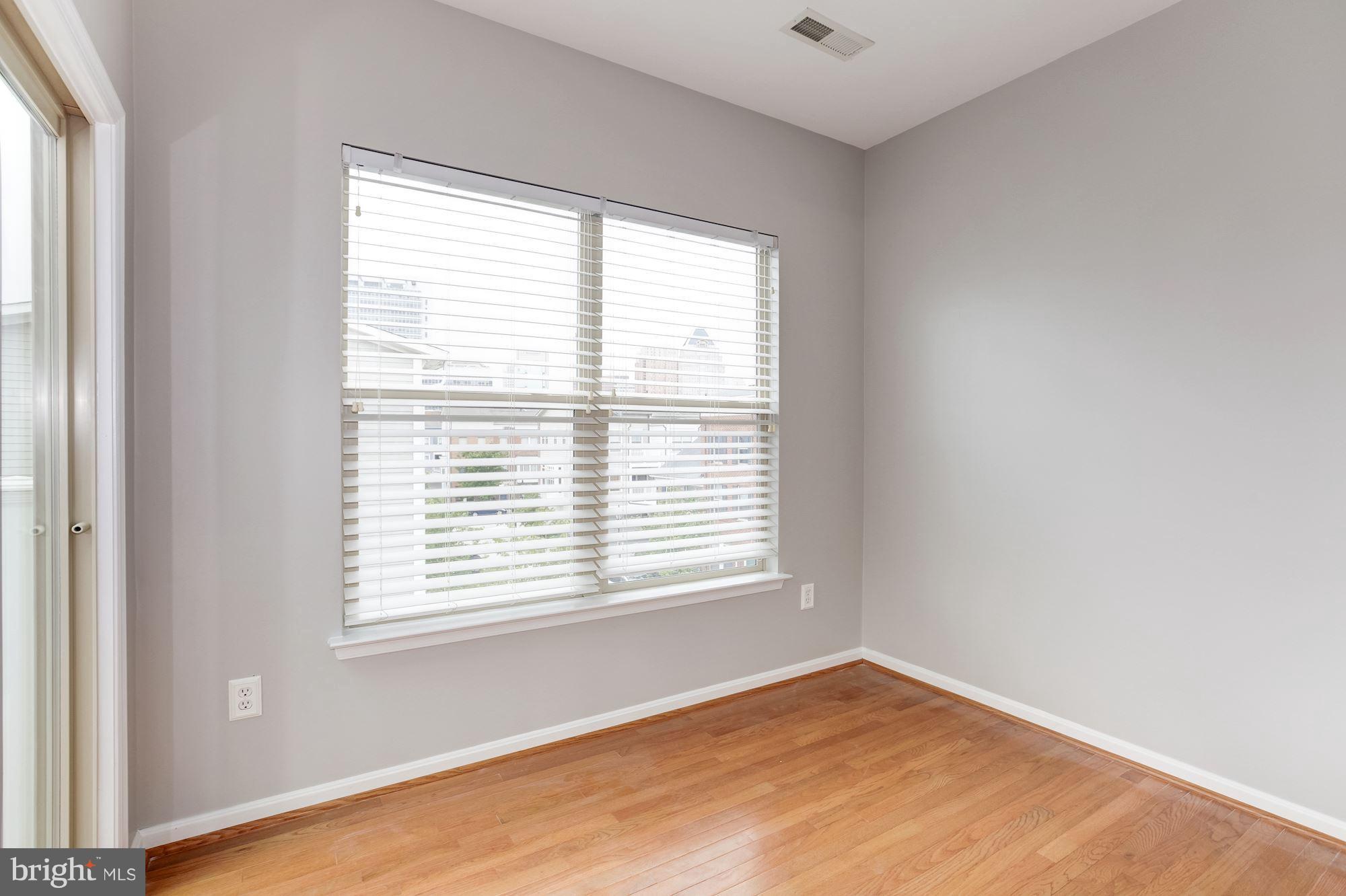 122 South Exeter Street, Unit 126 Baltimore, MD 21202 - Photo 18 of 27 Sitting room off master suite