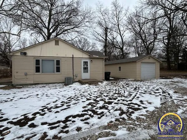 $149,950 | 1725 Southwest Sims Avenue, Topeka, KS 66604