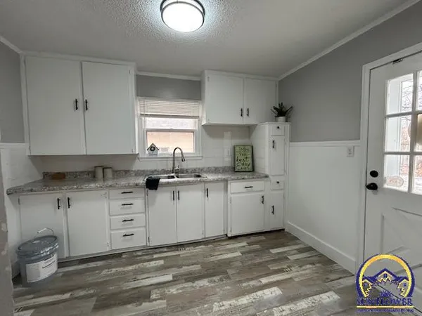$149,950 | 1725 Southwest Sims Avenue, Topeka, KS 66604
