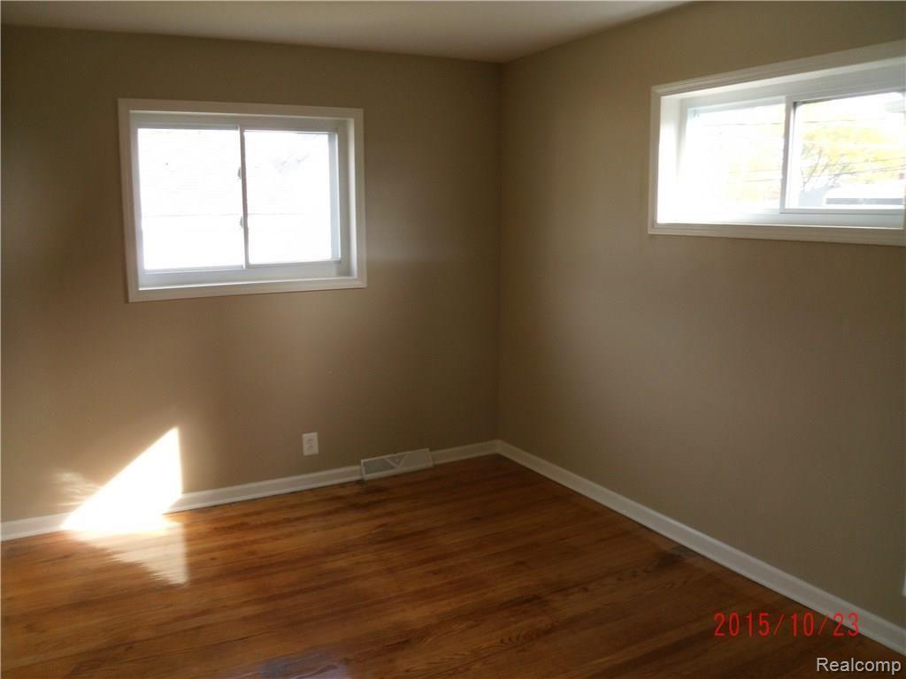 24814 Kelly Road Eastpointe, MI 48021 - Photo 17 of 21 GEDC1662.JPG