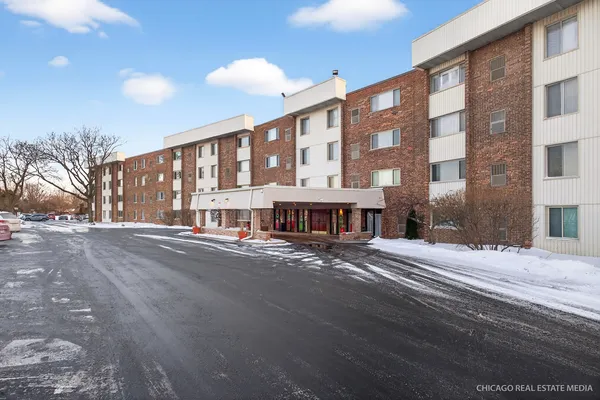 $185,000 | 841 North York Street, Unit 218, Elmhurst, IL 60126