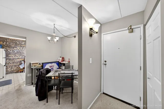 $195,000 | 841 North York Street, Unit 218, Elmhurst, IL 60126