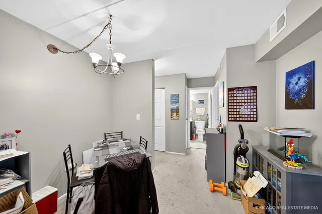 $195,000 | 841 North York Street, Unit 218, Elmhurst, IL 60126