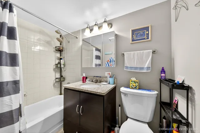 $195,000 | 841 North York Street, Unit 218, Elmhurst, IL 60126