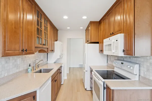 $599,000 | 908 Drew Lane, St. James, NY 11780