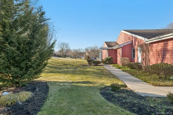 $599,000 | 908 Drew Lane, St. James, NY 11780