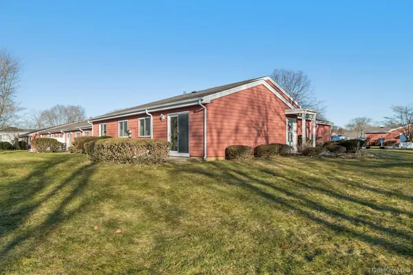 $599,000 | 908 Drew Lane, St. James, NY 11780