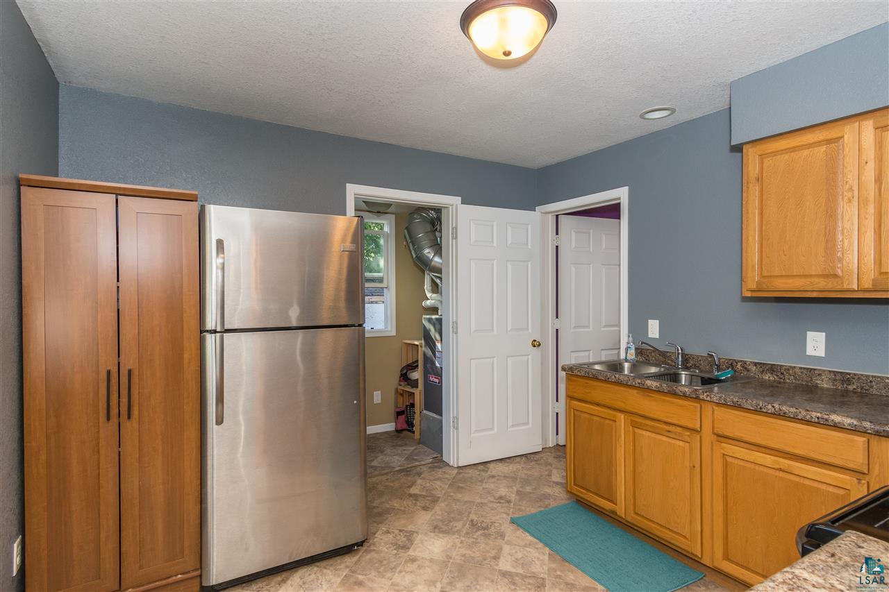 2129 Oakes Avenue Superior, WI 54880 - Photo 8 of 15 Gallery Image 8
