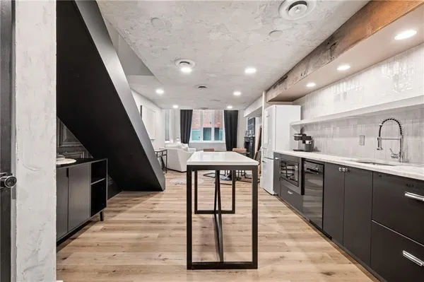 $345,000 | 325 South Highland Avenue, Unit 103, Pittsburgh, PA 15206