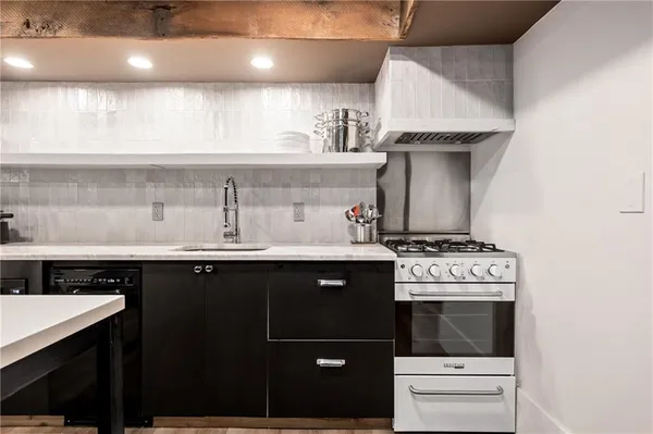 $345,000 | 325 South Highland Avenue, Unit 103, Pittsburgh, PA 15206