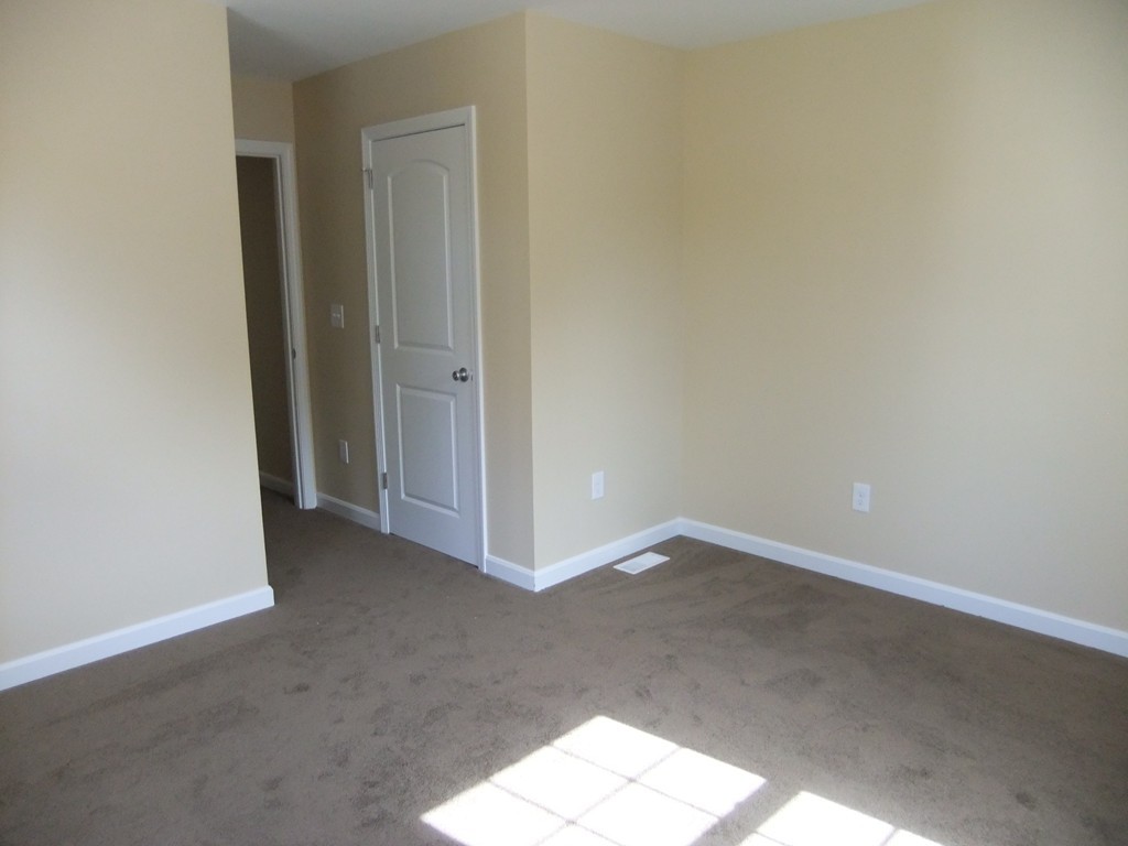 162-164 Corthell Street Springfield, MA 01151 - Photo 12 of 18 a view of an empty room and closet