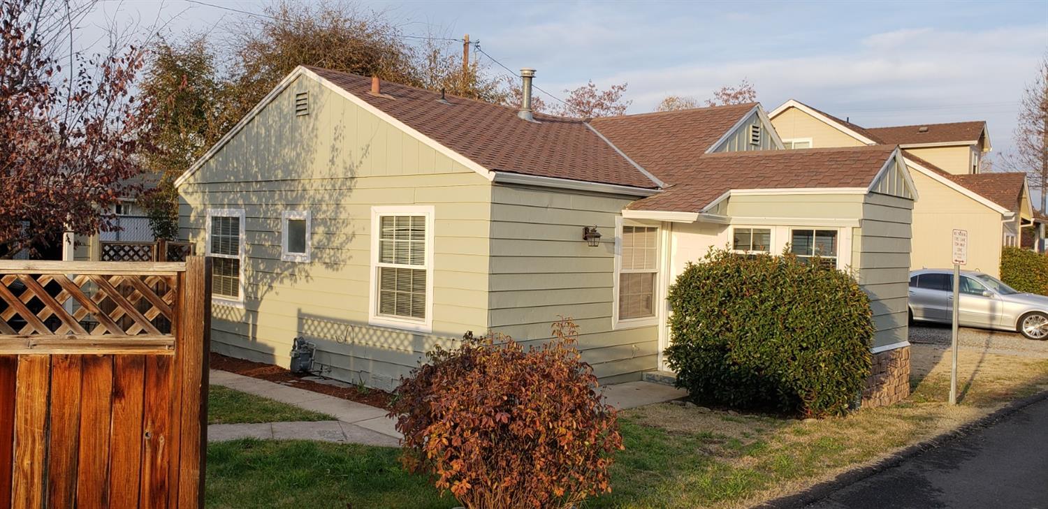 3063 Merriman Road Medford, OR 97501 - Photo 1 of 31 Primary Photo