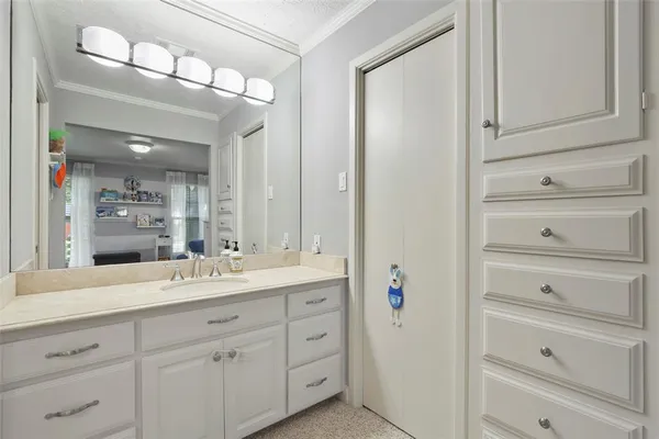 $6,500 | 13342 Peyton Drive, Dallas, TX 75240