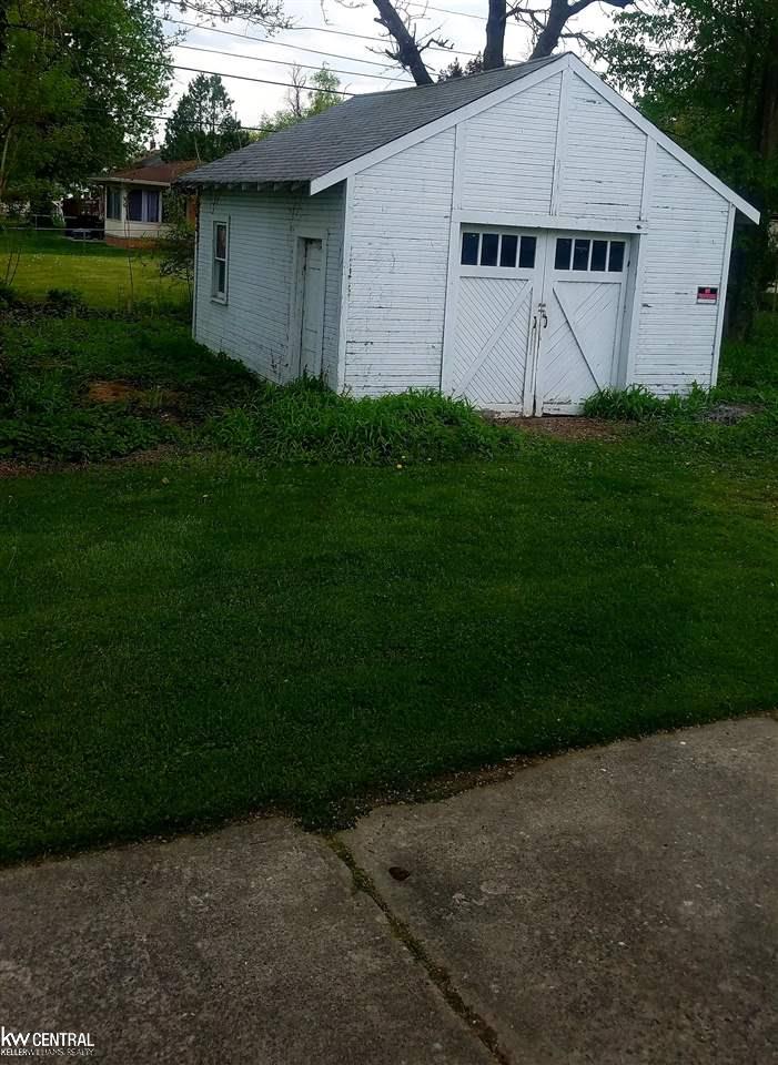 18620 Common Road Roseville, MI 48066 - Photo 11 of 71 50047823-10.JPG