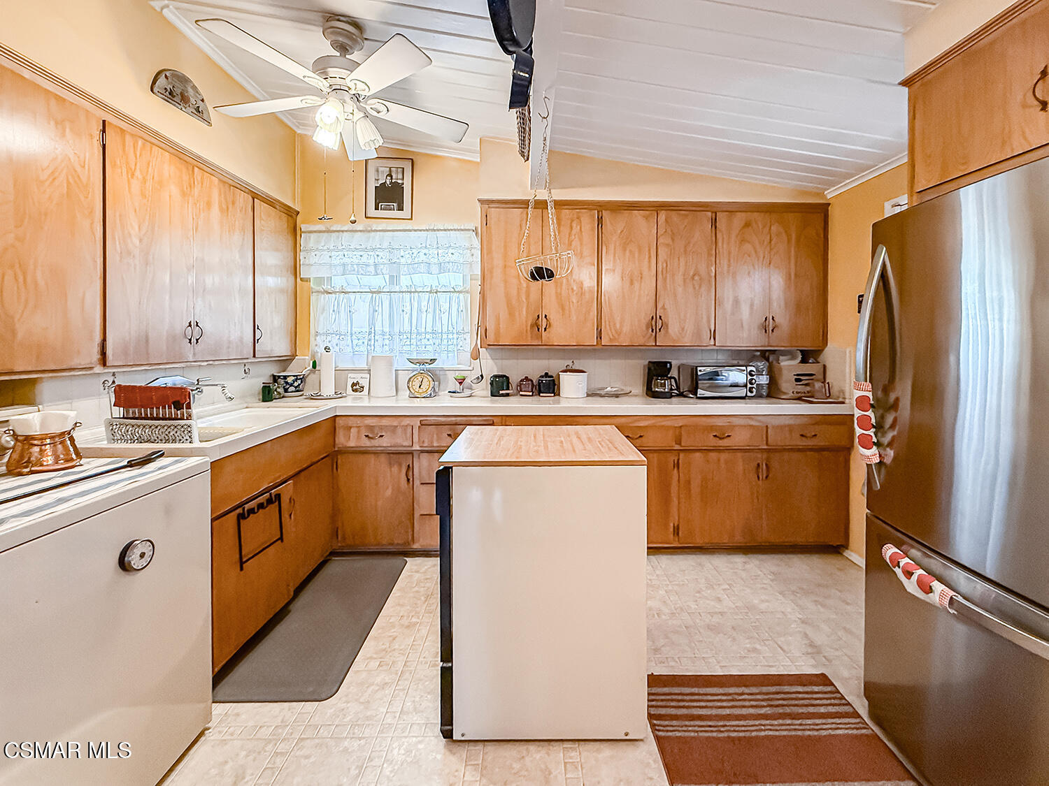 7847 Ranchito Avenue Panorama City, CA 91402 - Photo 10 of 28 dKitchen2