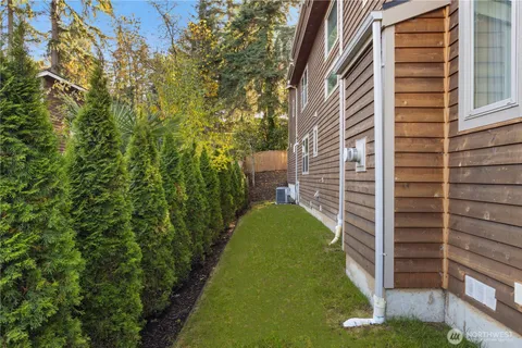 a view of a back yard of the house
