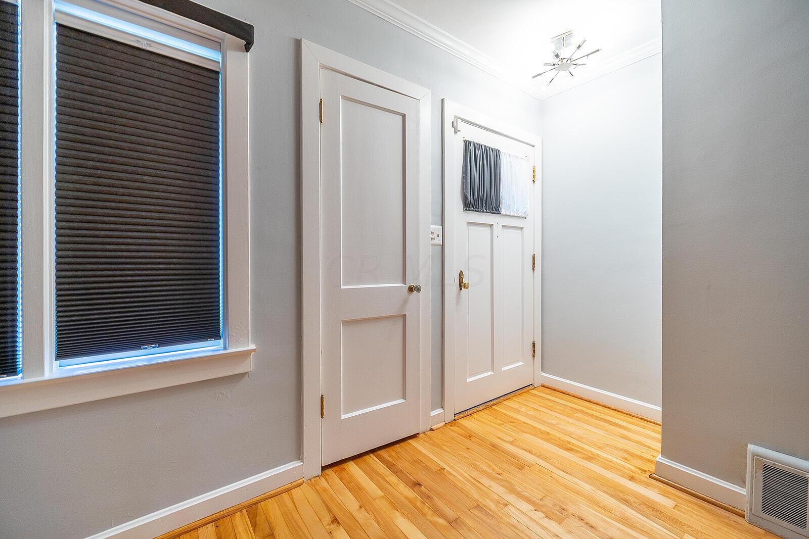 952 Kenwick Road Columbus, OH 43209 - Photo 7 of 26 952 Kenwick Rd-18