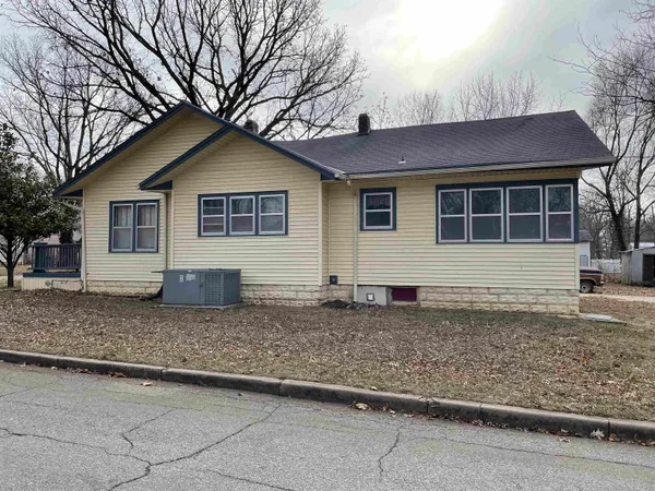 $63,000 | 101 Michigan Street, Winfield, KS 67156
