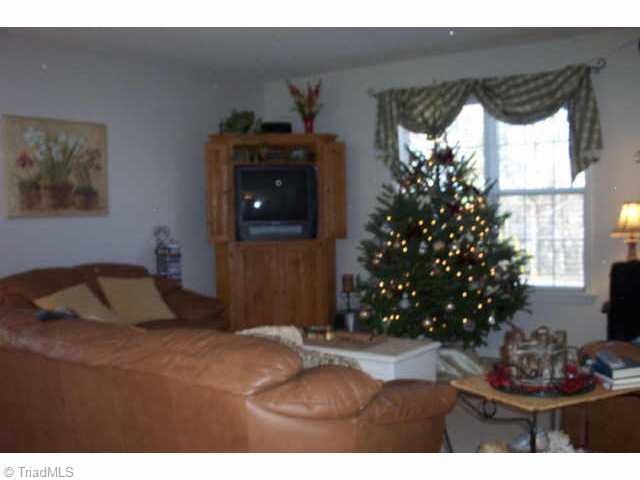 119 Walnut Road Lexington, NC 27292 - Photo 3 of 5 Other. Living Room
