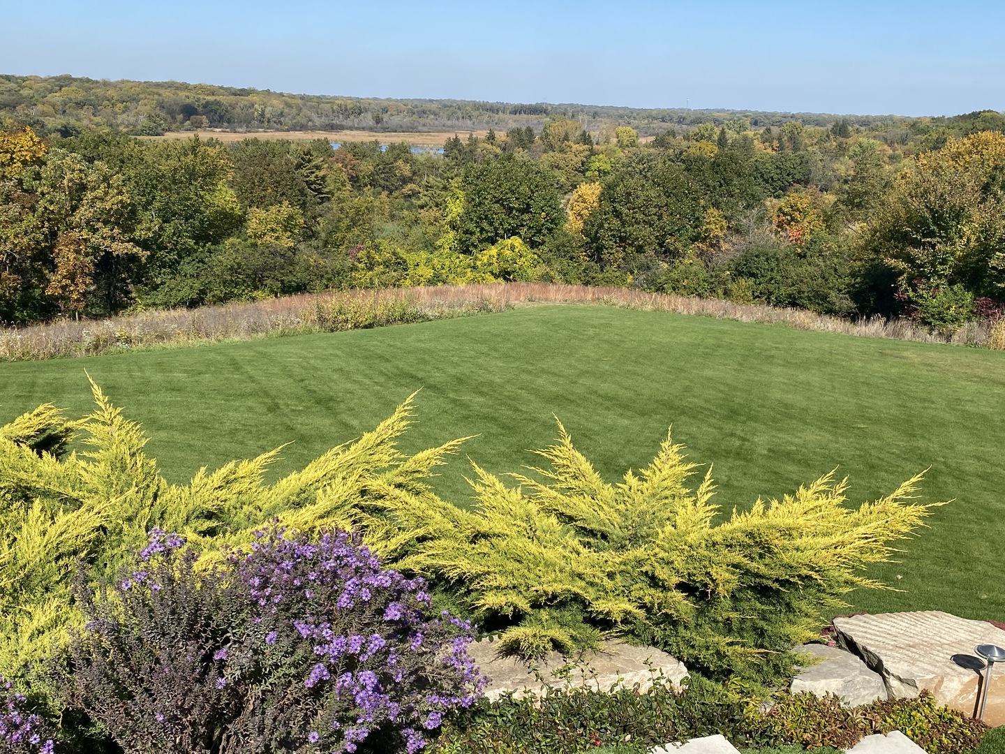 315 South Valley Hill Road Bull Valley, IL 60098 - Photo 71 of 86 a view of a city with lush green forest
