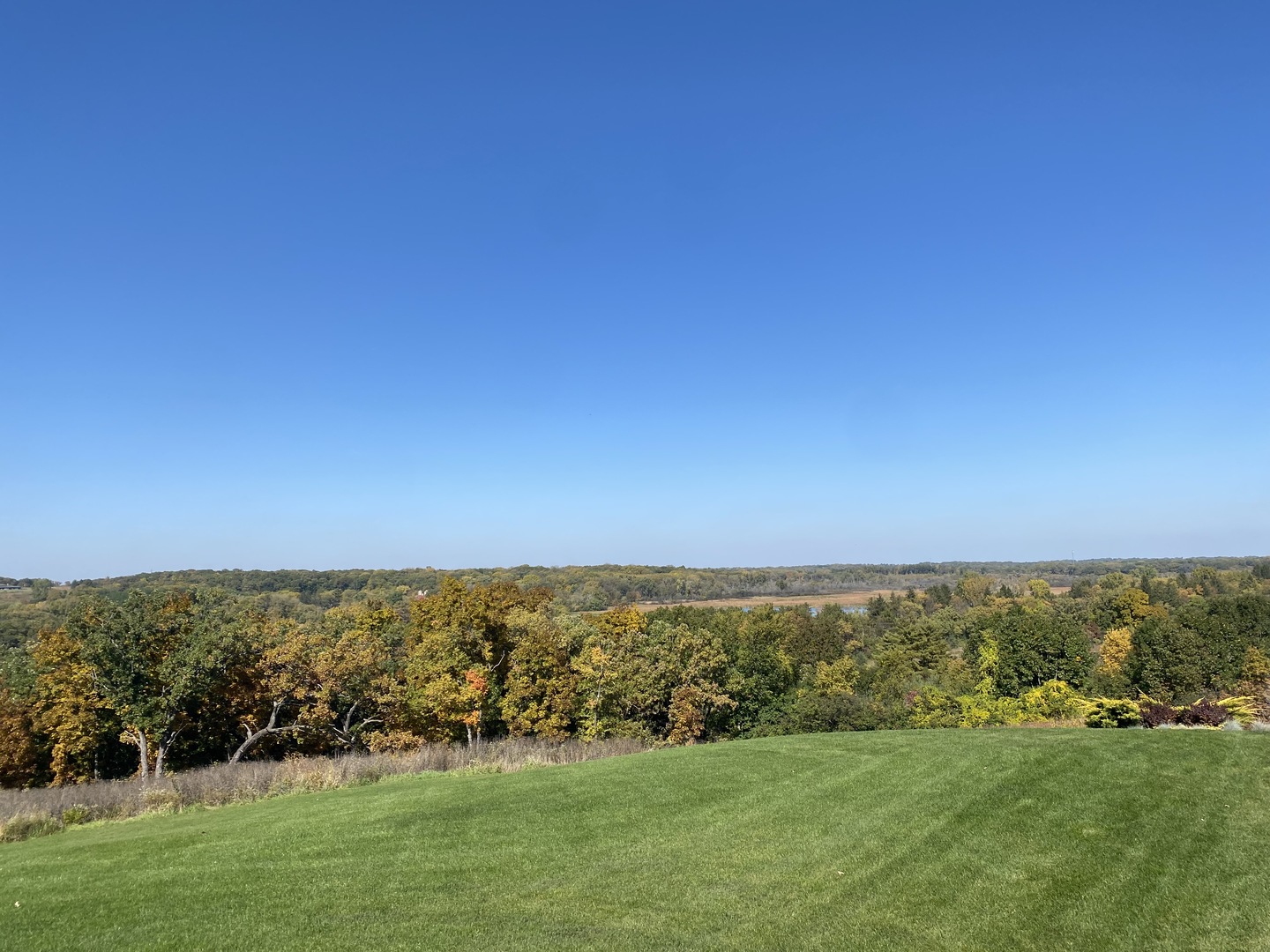 315 South Valley Hill Road Bull Valley, IL 60098 - Photo 73 of 86 a view of an ocean from a city