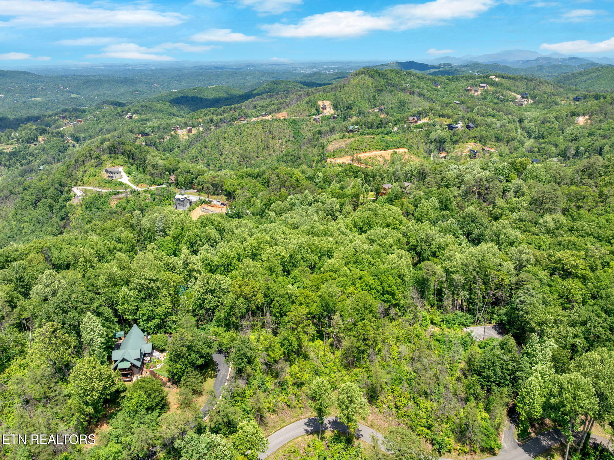 3361 Sugar Maple Loop Road Sevierville, TN 37862 - Photo 12 of 17 9-web-or-mls-JH 20250521-106