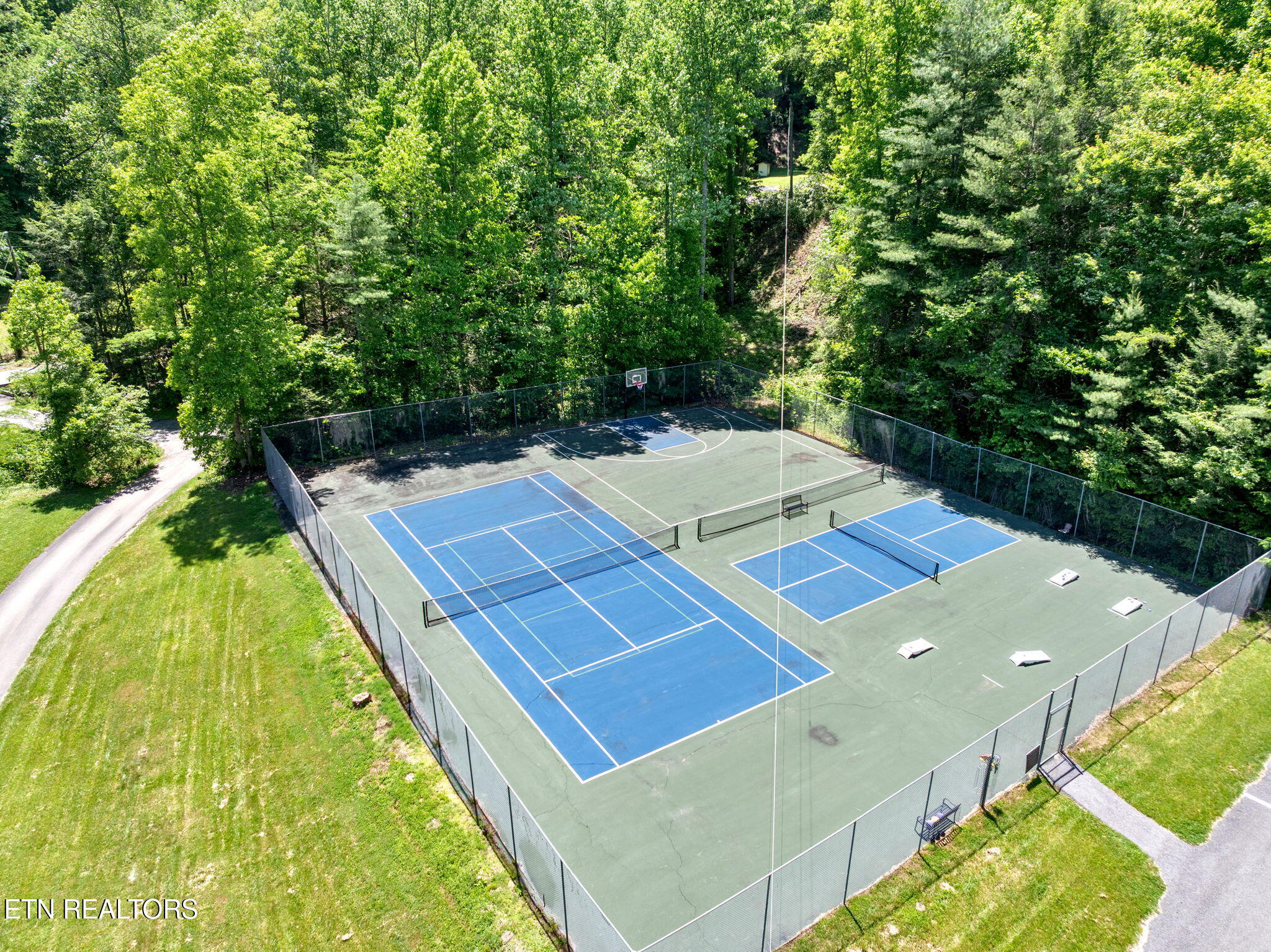 3361 Sugar Maple Loop Road Sevierville, TN 37862 - Photo 15 of 17 17-web-or-mls-JH 20250521-133