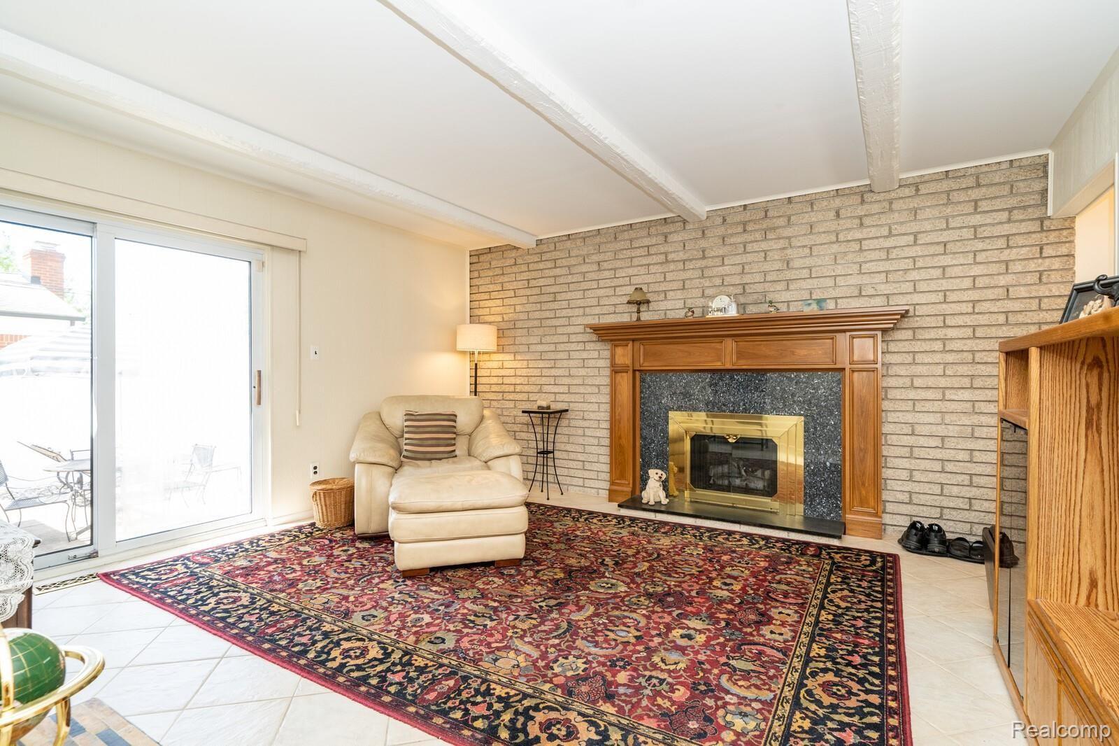 29215 Schoenherr Road Warren, MI 48088 - Photo 13 of 30 14_DSC06348_mls.jpg