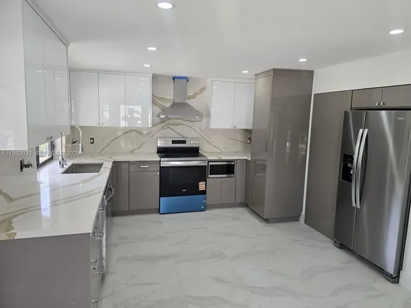 $4,000 | 270 Northwest 147th Street, Unit 270, Miami, FL 33168