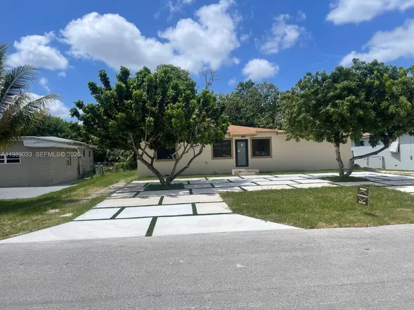 $4,000 | 270 Northwest 147th Street, Unit 270, Miami, FL 33168