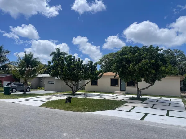 $4,000 | 270 Northwest 147th Street, Unit 270, Miami, FL 33168
