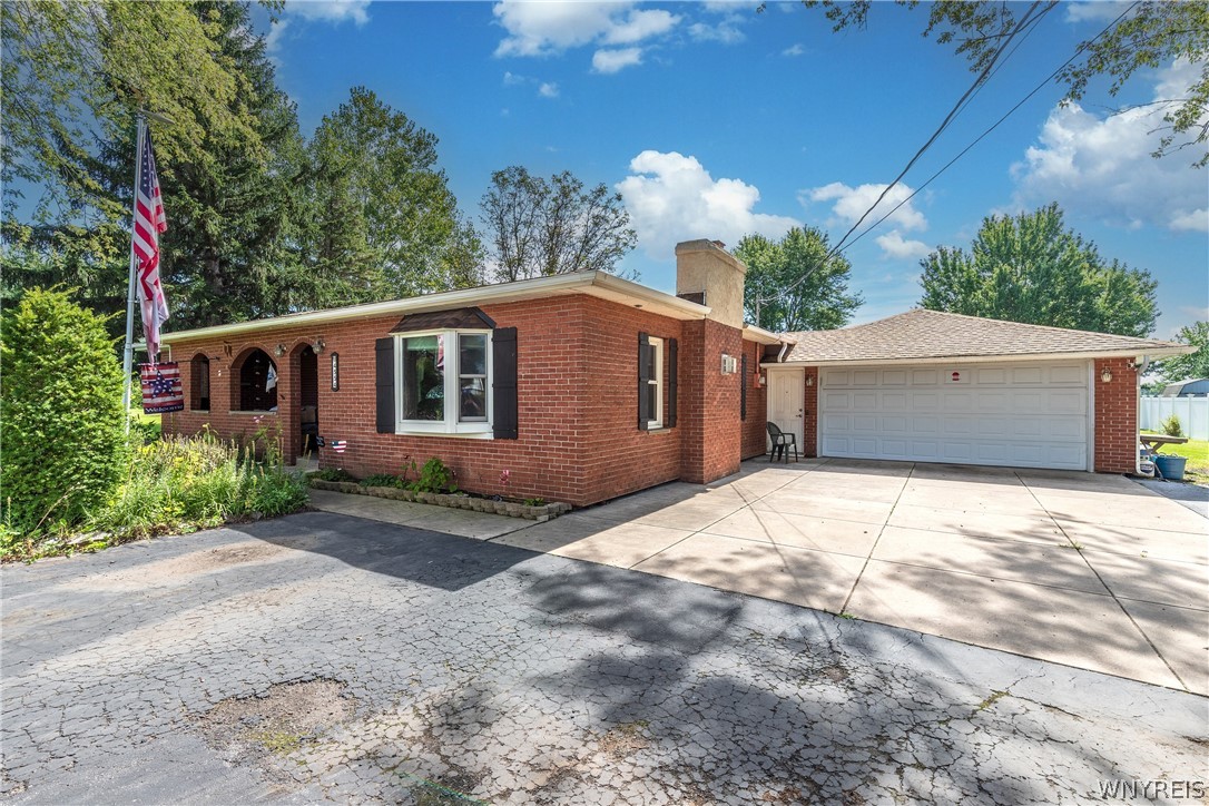 4554 Meyer Road Pendleton, NY 14120 - Photo 2 of 45 Gallery Image 2