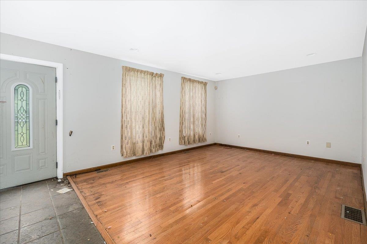 155 Old Wilton Road New Ipswich, NH 03071 - Photo 3 of 38