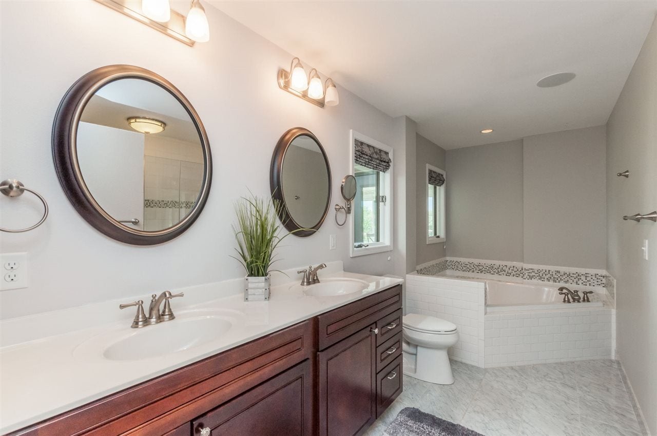 2585 Quincy Road Northeast Solon, IA 52333 - Photo 17 of 48 Gallery Image 17