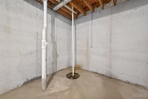 $445,000 | 664 Bluffs View Court, Eureka, MO 63025