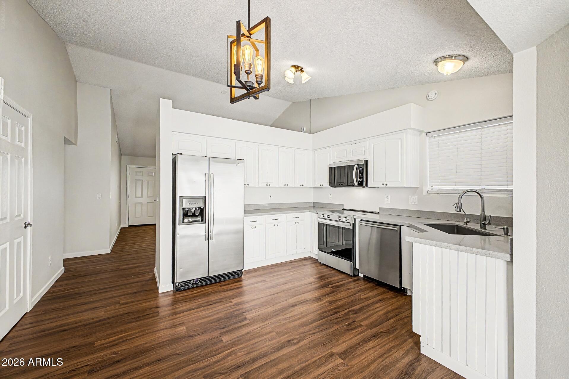 1055 North Recker Road, Unit 1045 Mesa, AZ 85205 - Photo 10 of 35 09-Recker